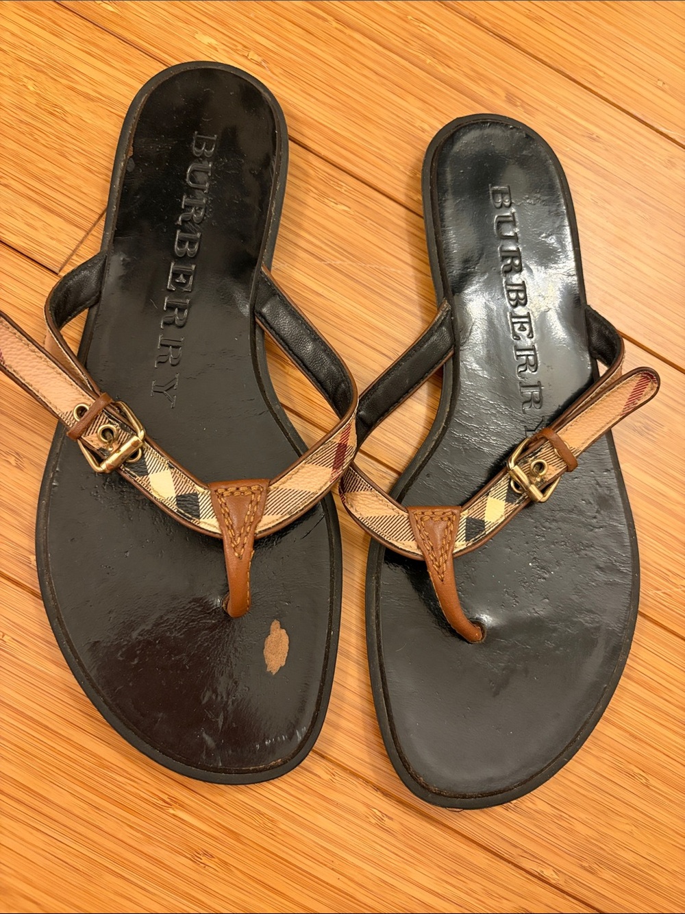 Burberry Black & Tan Check Thong Sandals with Gold Buckles authentic